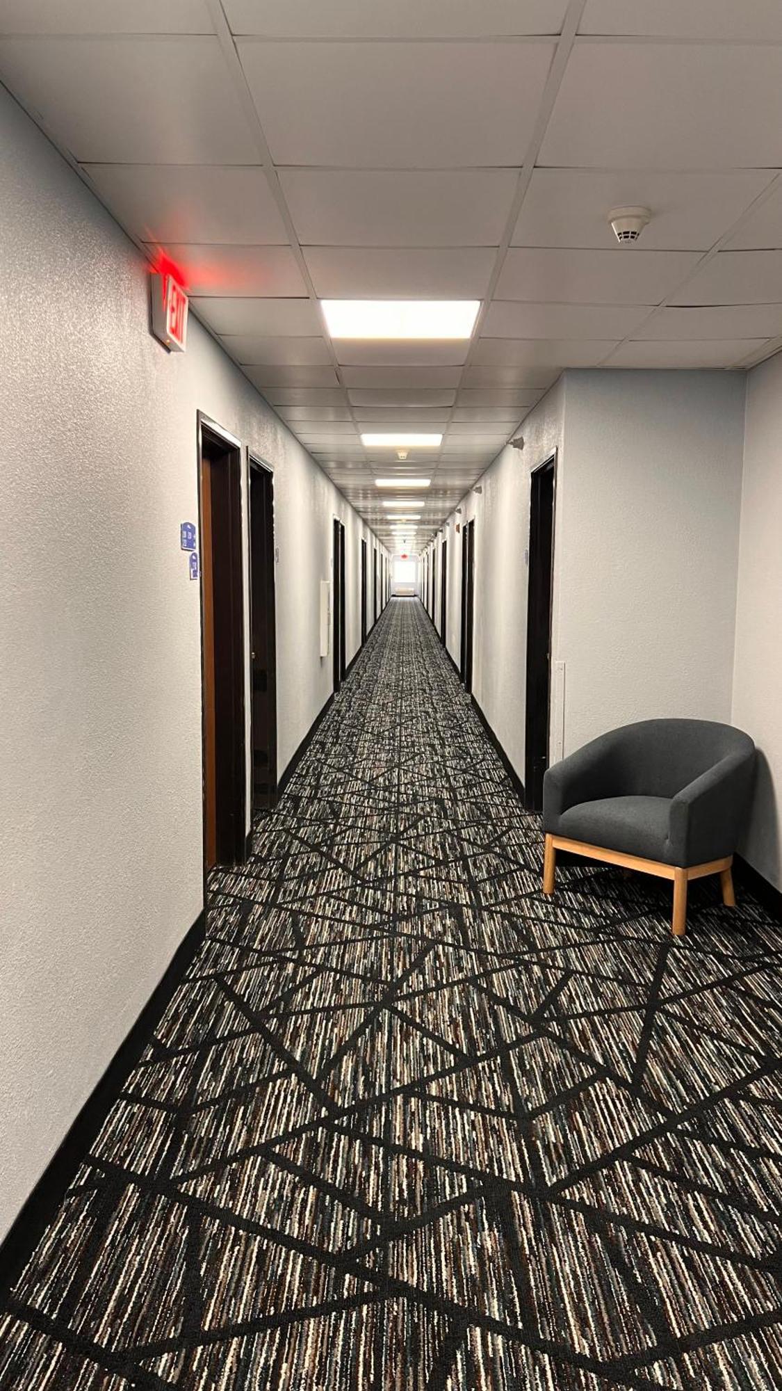 Blisspoint Inn & Suites, Northwood Экстерьер фото